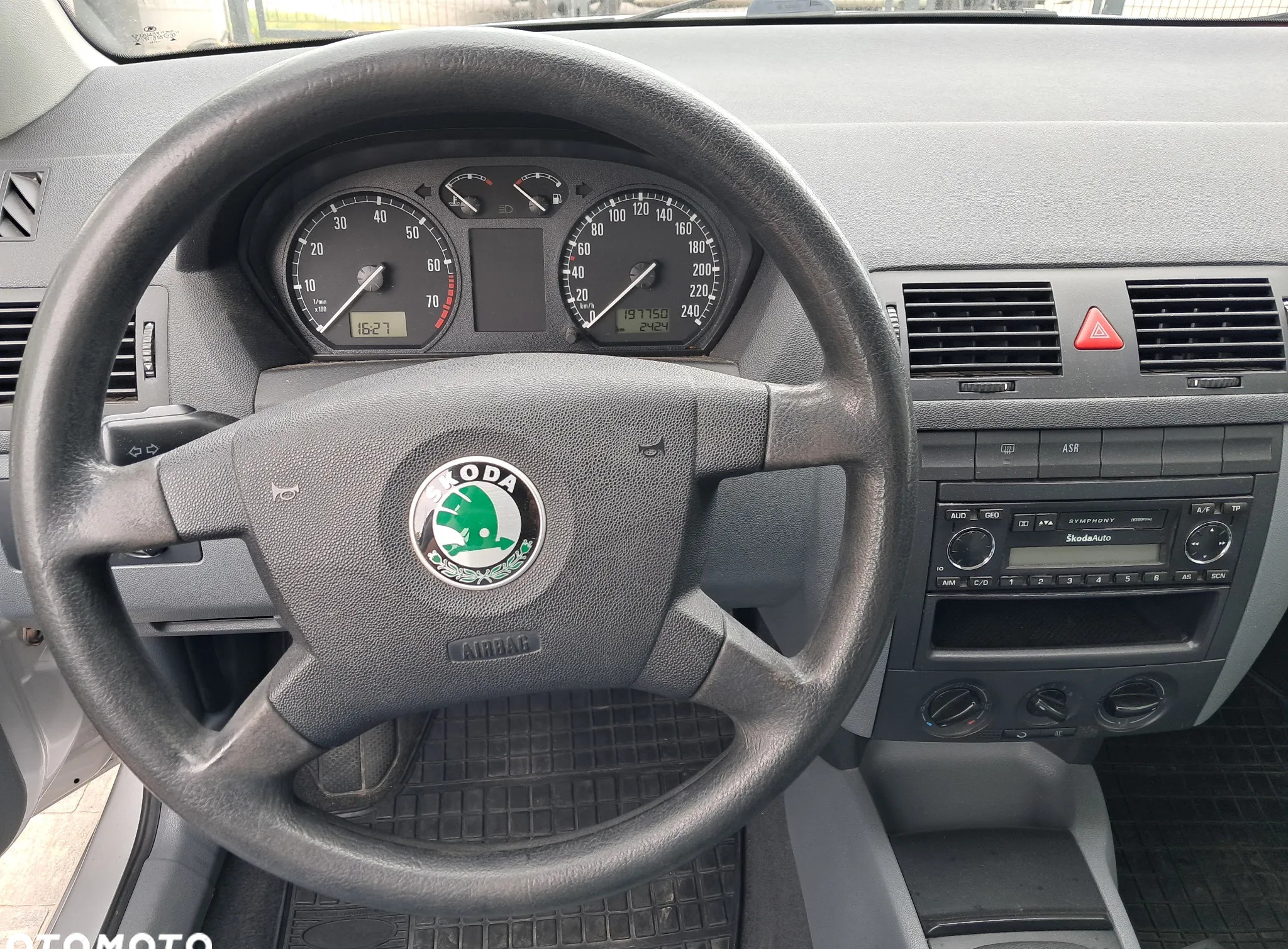 Skoda Fabia cena 5900 przebieg: 197750, rok produkcji 2002 z Ropczyce małe 67
